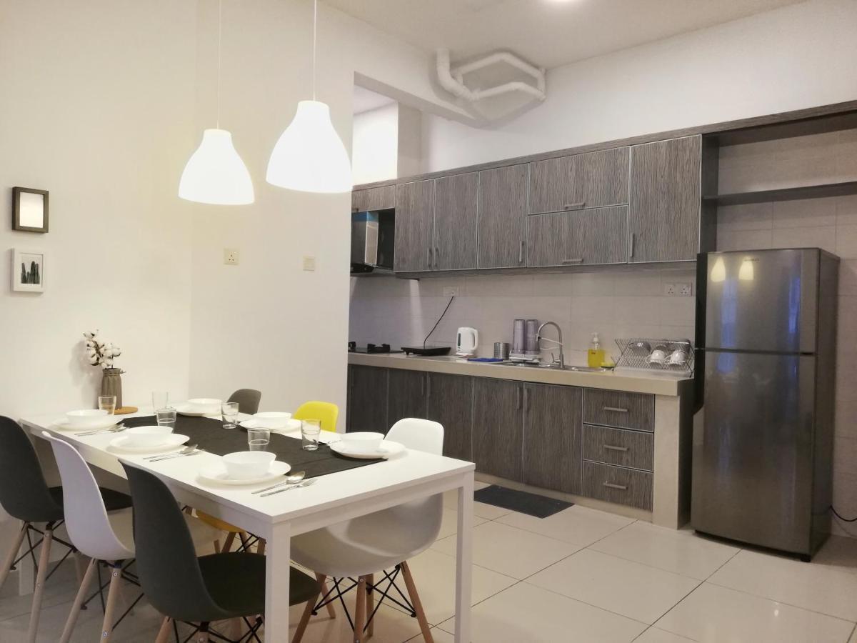 Subang City Residence, 8-9 Pax With Balcony, Walking Distance To Summit, 5Min To Sunway Subang Jaya Buitenkant foto